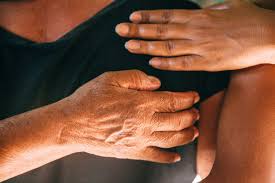 Autocuidado Ã© prÃ¡tica crescente entre mulheres negras, para driblar violÃªncia e falta de acesso a sistemas de saÃºde