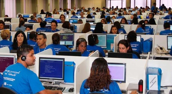 DesocupaÃ§Ã£o cai para 8,1% no trimestre encerrado em novembro