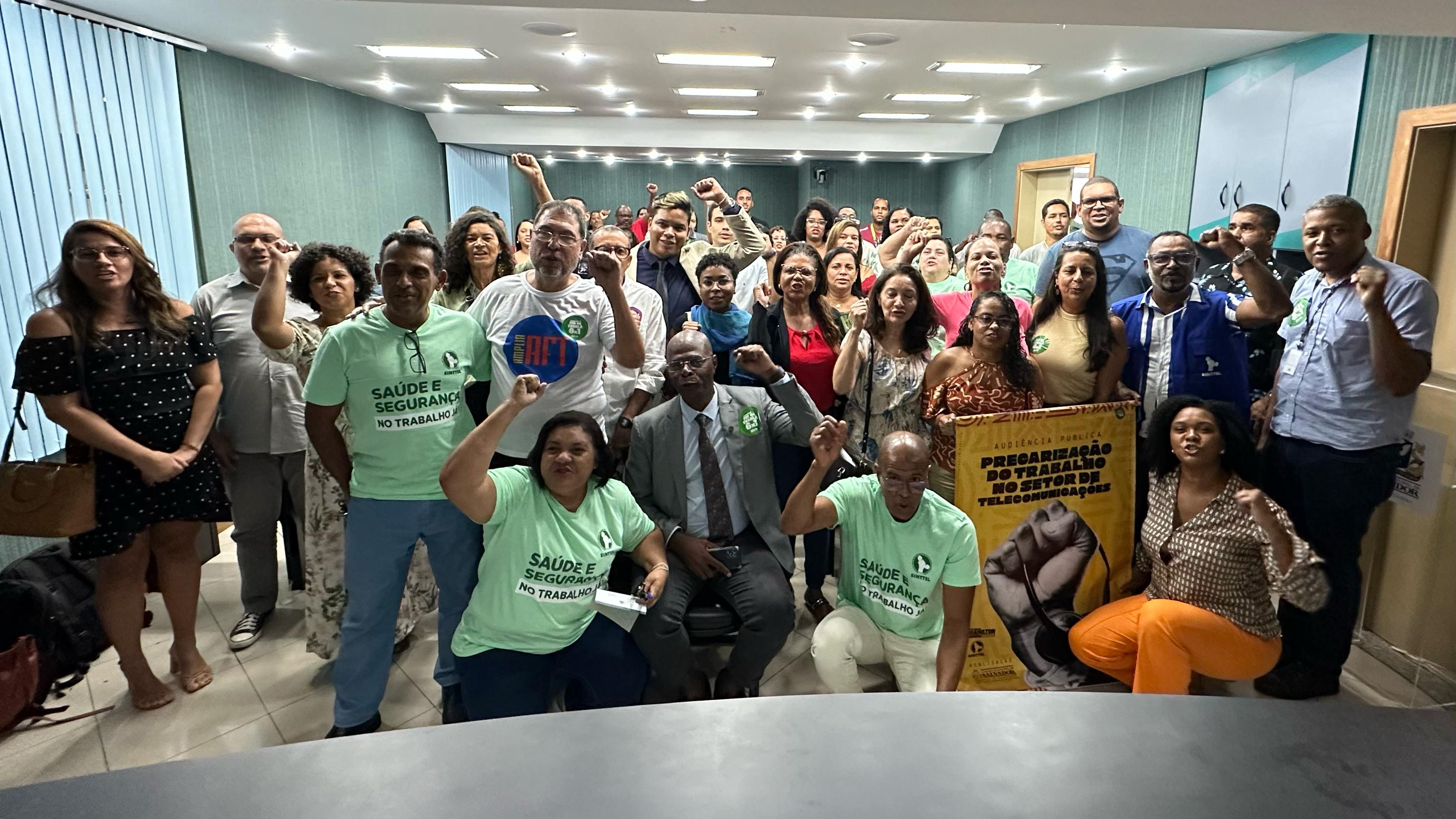 AudiÃªncia pÃºblica debate  â€œprecarizaÃ§Ã£oâ€ do trabalho no setor de telecomunicaÃ§Ãµes