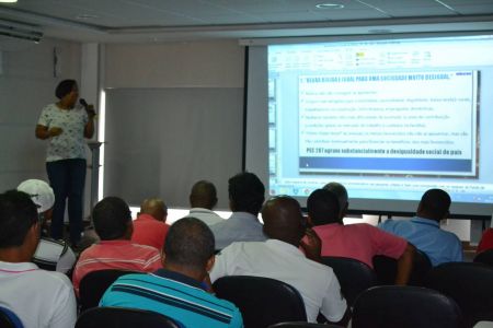 DIEESE reÃºne centrais sindicais