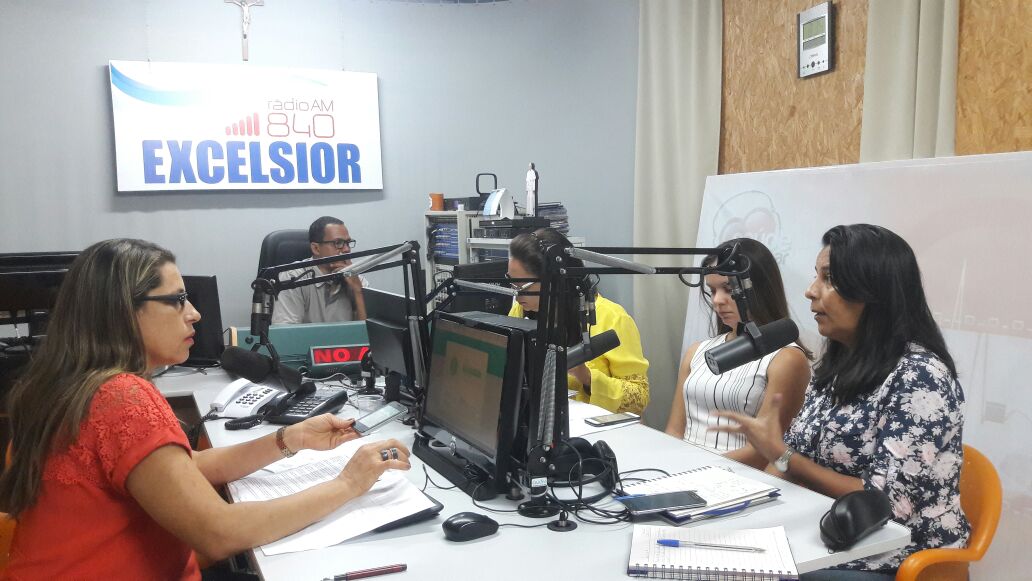 Sinttel discute saÃºde do teleoperador em programa de rÃ¡dio