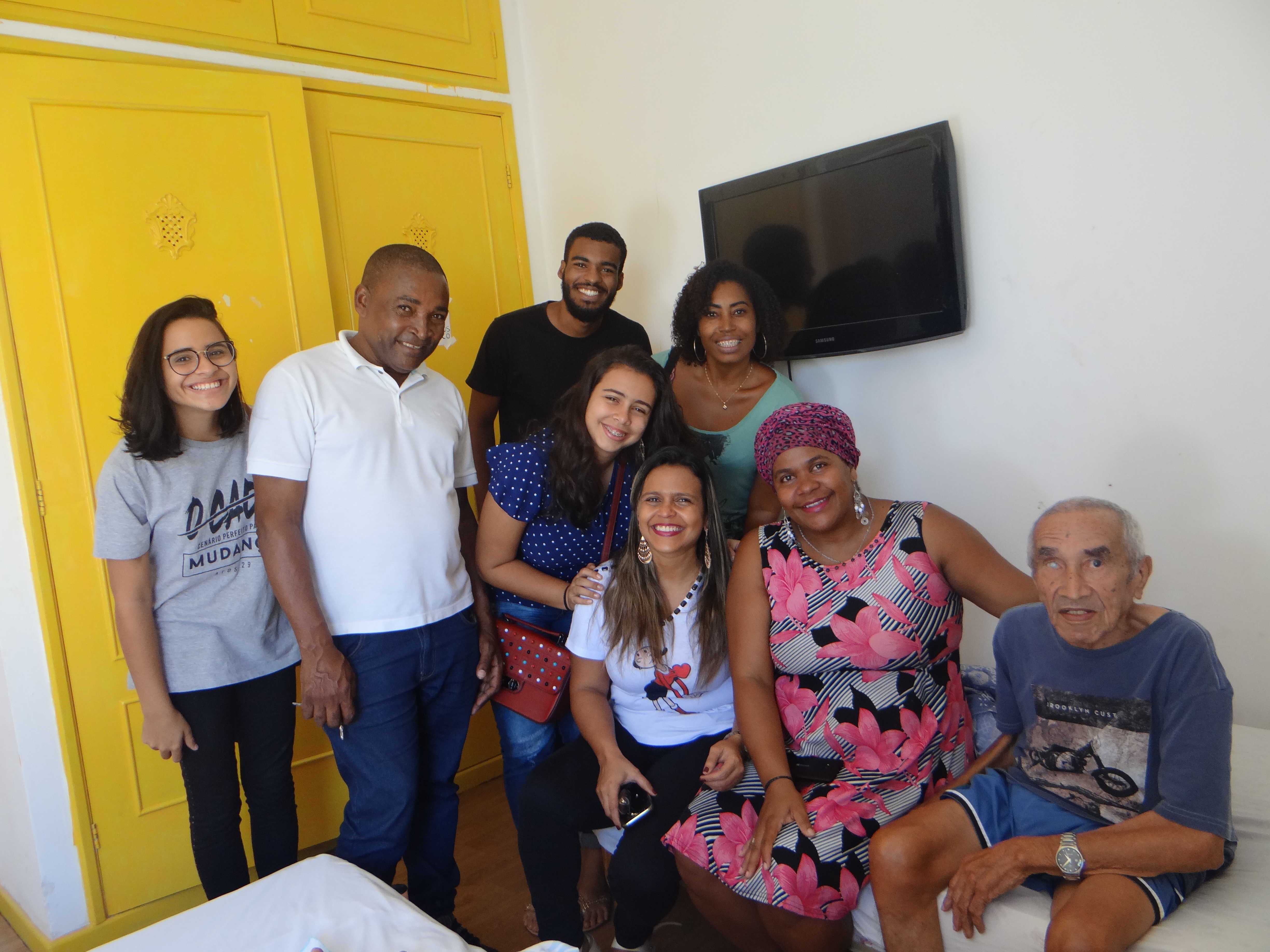 SINTTEL SOLIDÃRIO -  Lar Santo Expedito recebe mais de 100 quilos de alimentos		